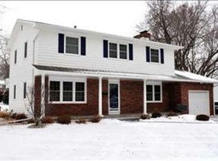 810 Monarch Cir, Papillion, NE 68046