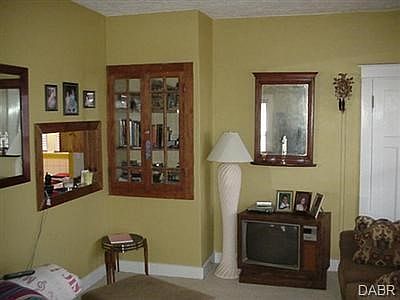 3rd image of 815 Cottage Ave