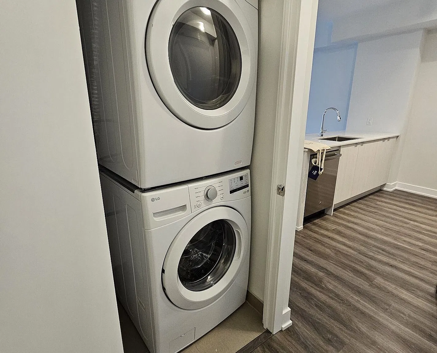 1 bed, $2,300 — Photo 2