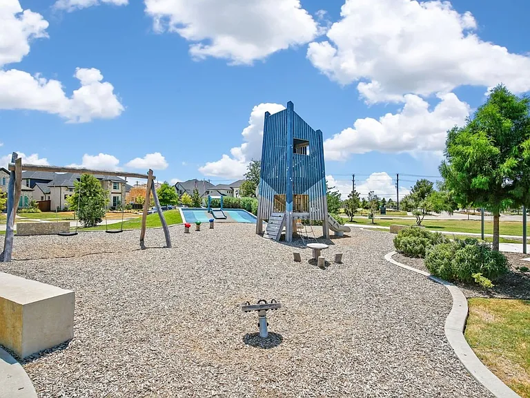 6842 Gavin Dr — Photo 34