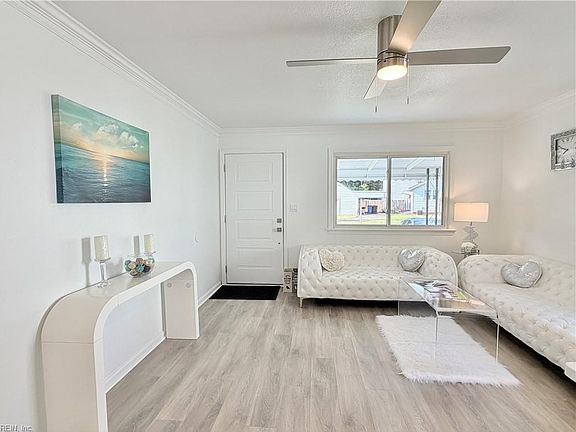 4th image of 1002 Mayfield Ave