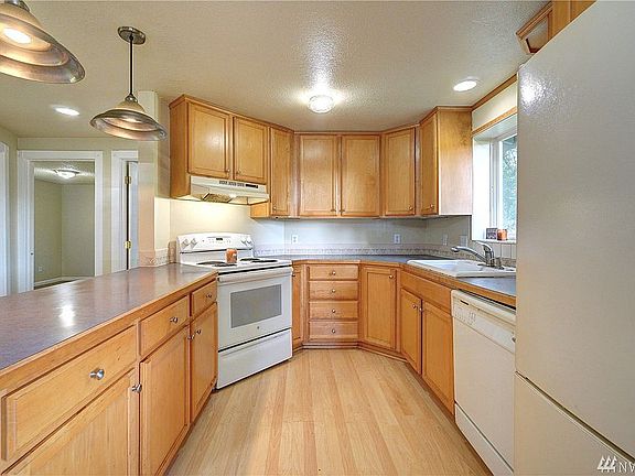 5th image of 7847 Normandy St SE