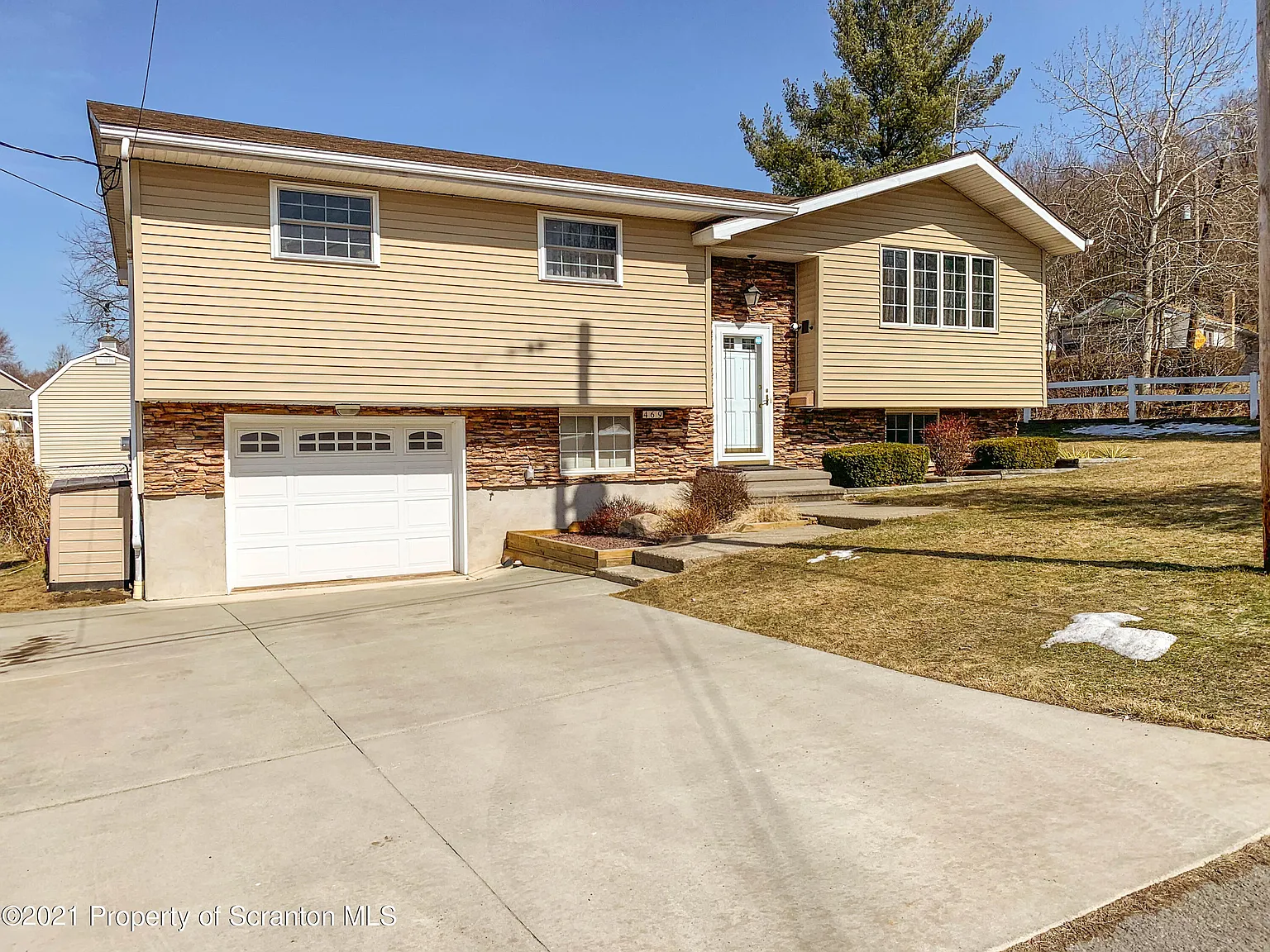 469 Delaware St #L-1 photo 1