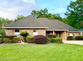 105 Fox Pen Dr, Carriere, MS 39426