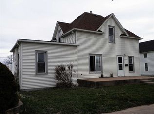 1207 W 4th St, Vinton, IA 52349
