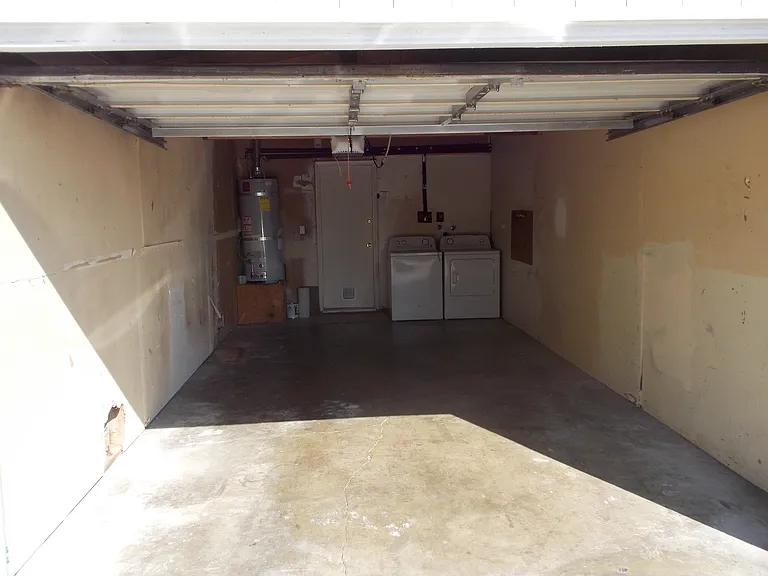 2134 Union Ave — Photo 19