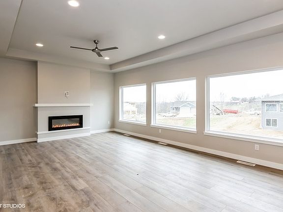 3rd image of 4584 Luke Dr