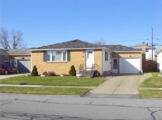 56 Fairelm Ln, Buffalo, NY 14227