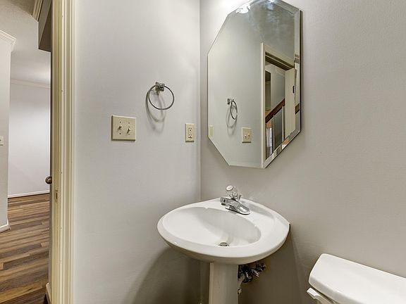 4th image of 1420 River Walk Cir