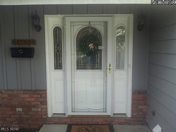 3rd image of 27743 Edgepark Dr