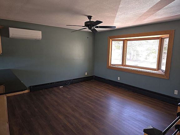 2nd image of 346 N River Dr