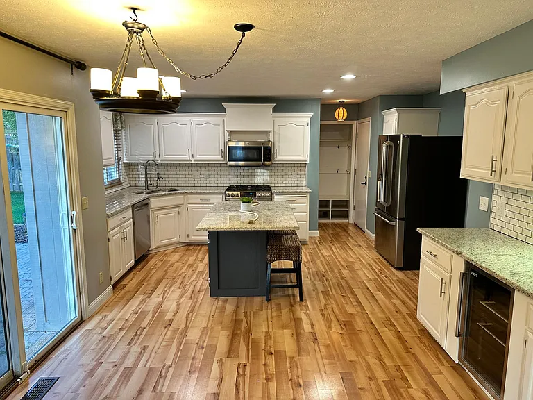 17007 Karen St — Photo 3