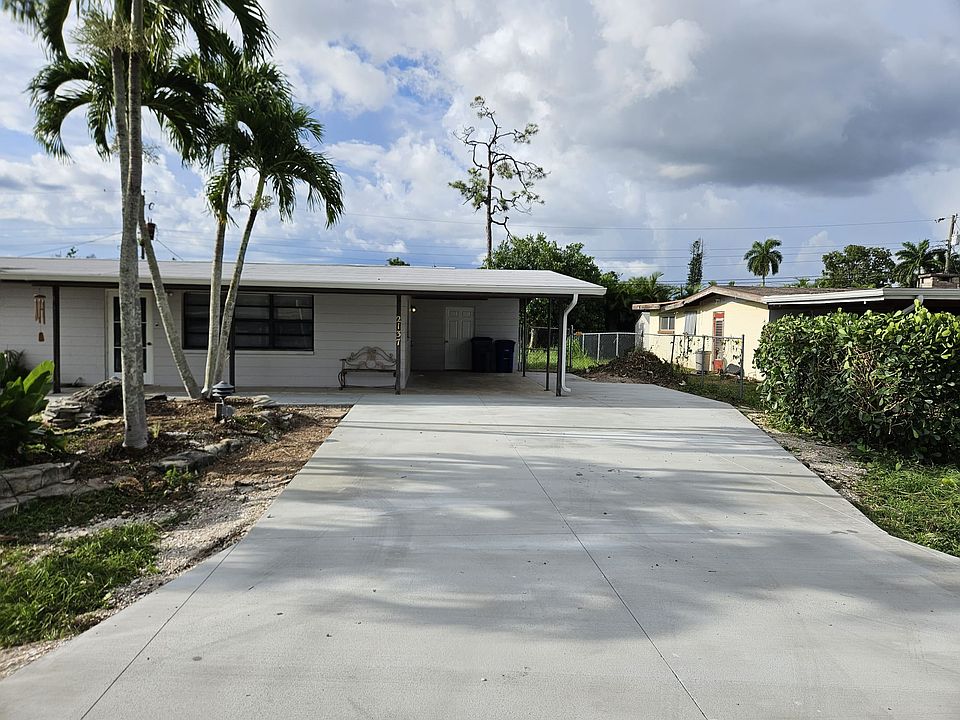1st image of 2137 Chandler Ave