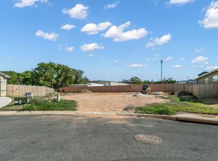 701 Wedgewood Ln, Fredericksburg, TX 78624