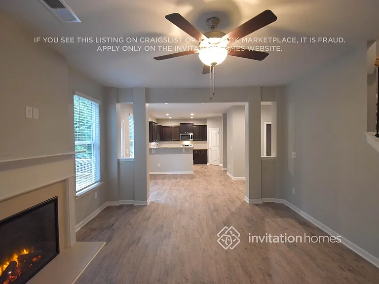 312 Stallings Dr — Photo 2