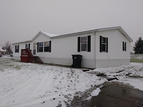 1st image of 2002 White Oak Ln