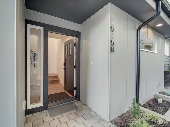 1523 A 44th Avenue SW, Seattle, WA 98116