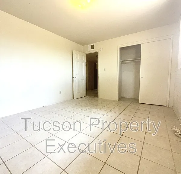 8922 S Nogales Hwy — Photo 13