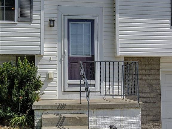 2nd image of 15804 Redwood St