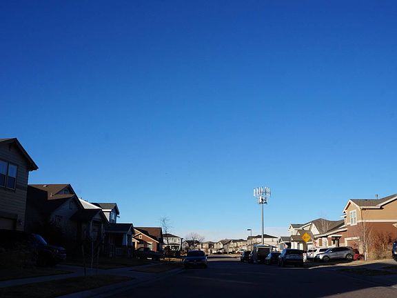 4th image of 15991 Village Cir