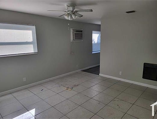 3rd image of 820 5th St #2