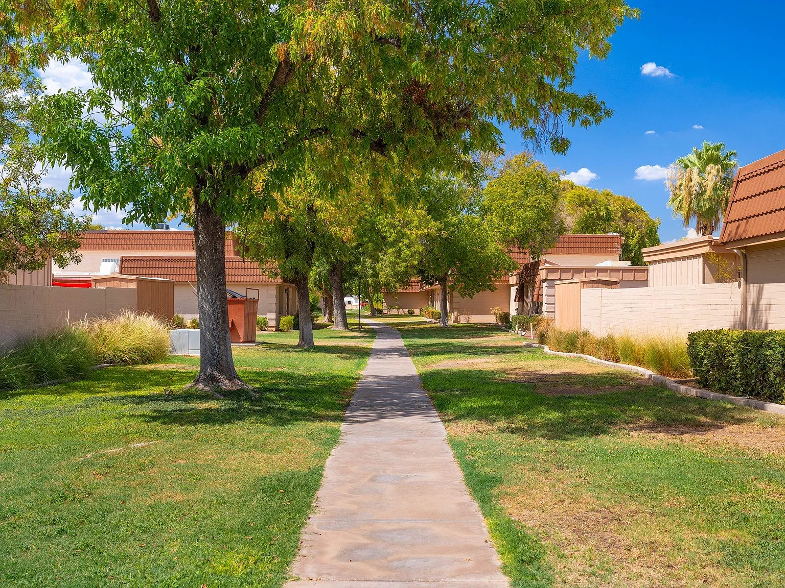 1515 E Dunbar Dr — Photo 3