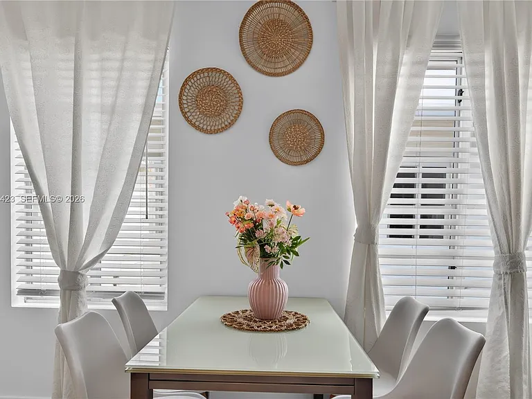 811 Jefferson Ave #204 — Photo 3