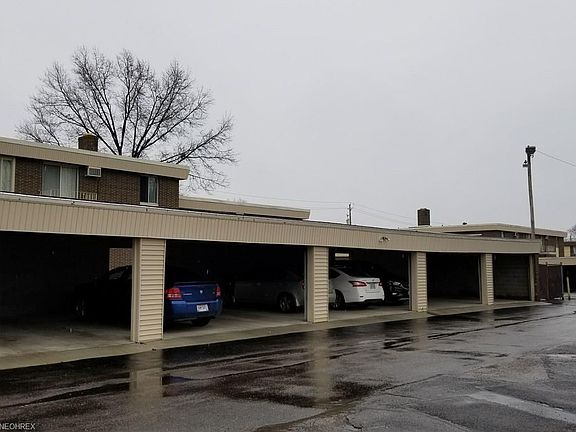 5th image of 15218 Maple Park Dr APT 17