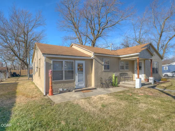 220 N Kentucky St, Carterville, MO 64835
