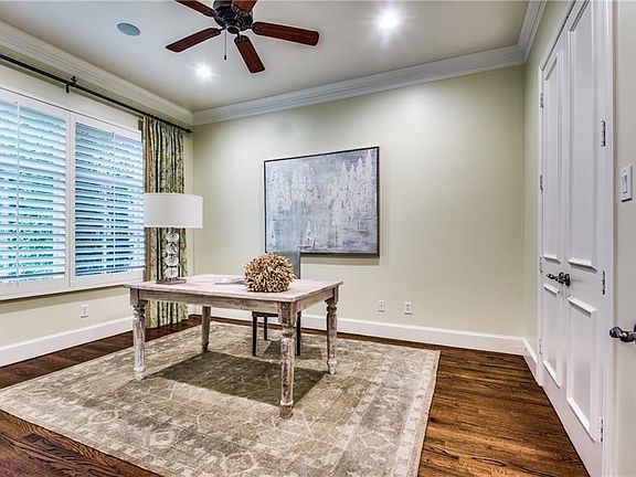 3rd image of 12216 Park Forest Dr