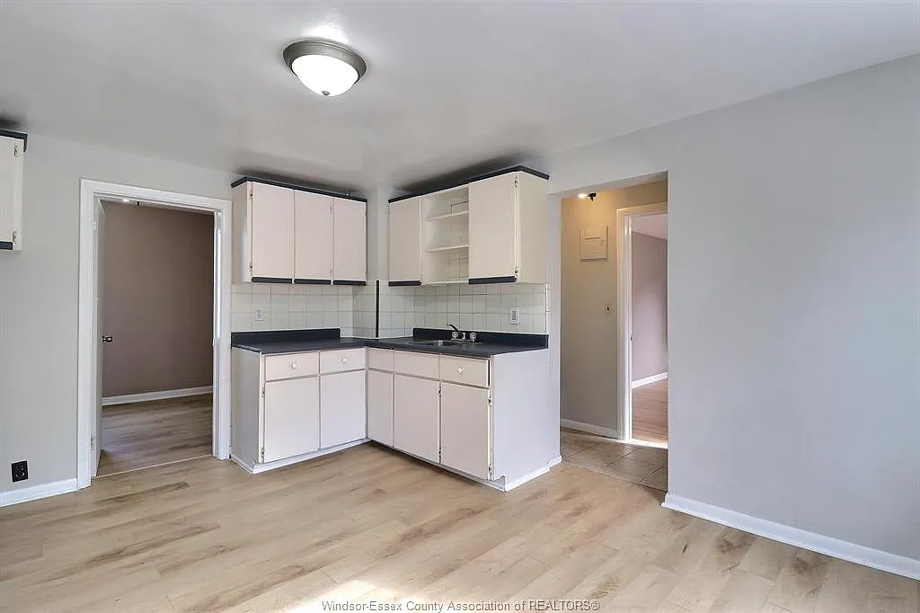 4 bed, $1,850 — Photo 4