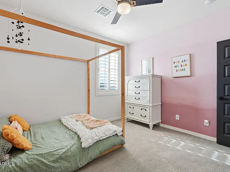 2830 E Pearl St — Photo 32