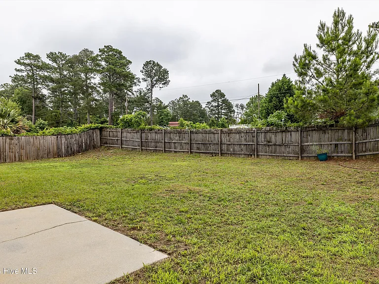 546 Jackson St — Photo 40