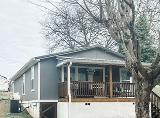 703 N D St, Lenoir City, TN 37771