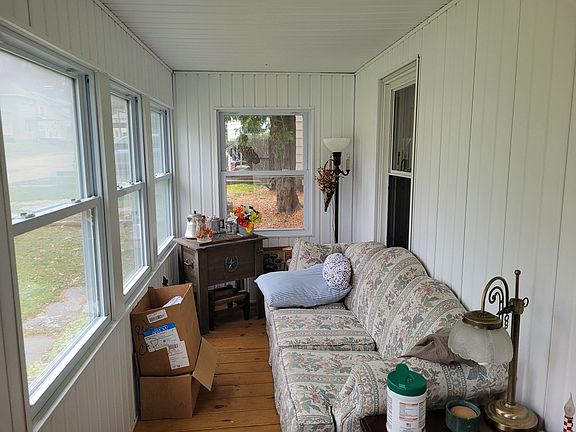 4th image of 211 Pierce Ave