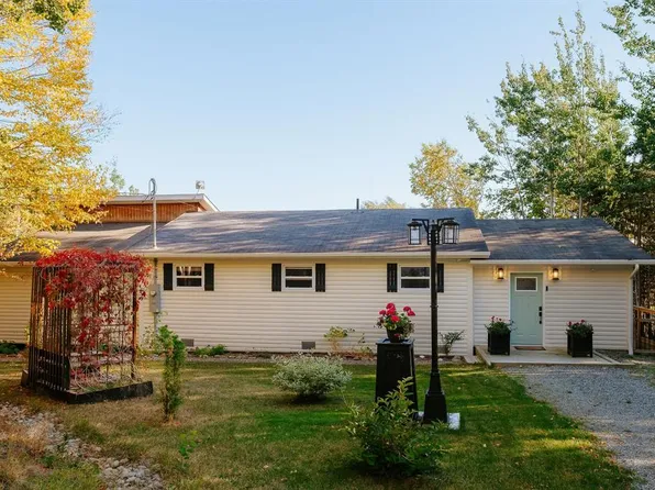 14 Tuxedo Road, Square Pond, NL A0G1C0