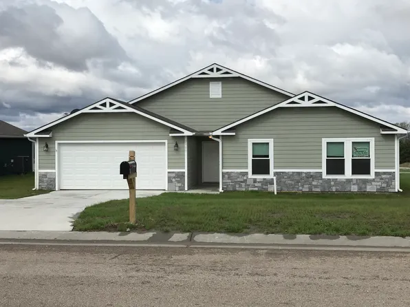 2905 SW Pierre St, Topeka, KS 66614