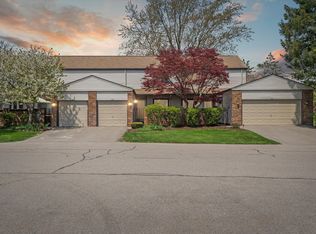 1104 Willow Grove Ct, Rochester, MI 48307