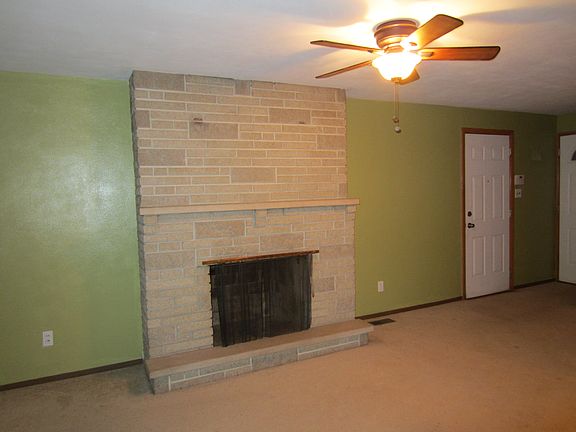4th image of 1825 Claudine Dr