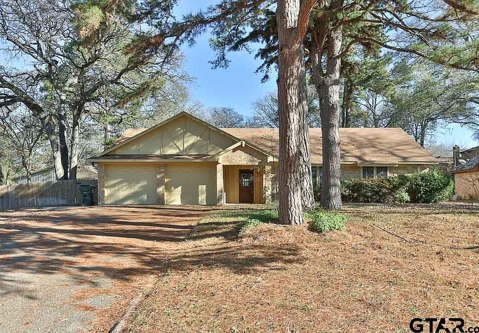 1st image of 10906 Knollwood Dr