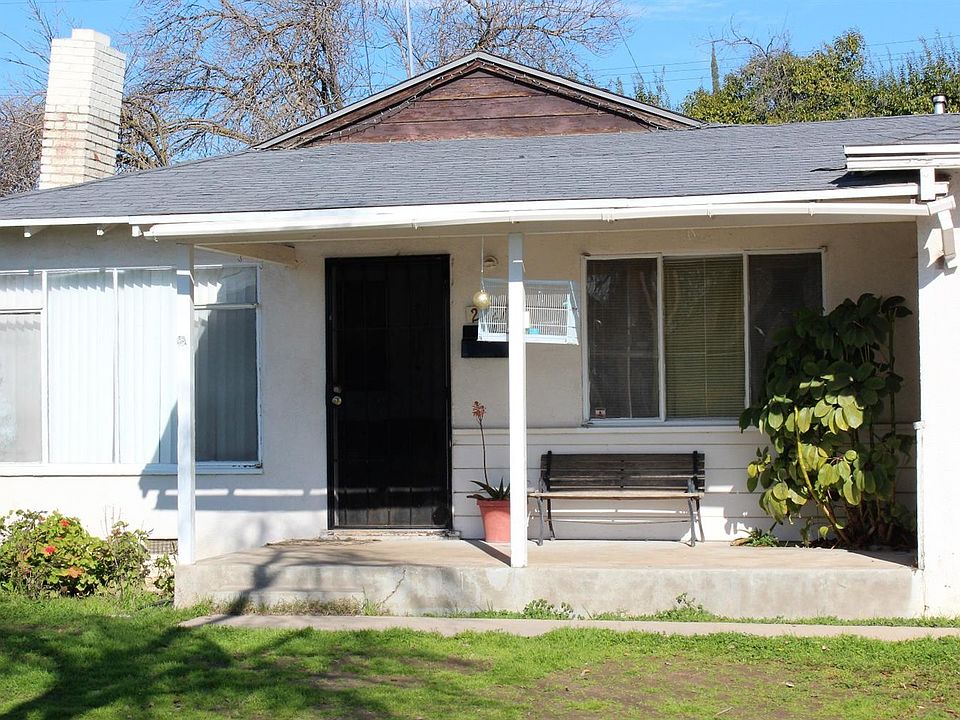 2nd image of 2227 E Pico Ave