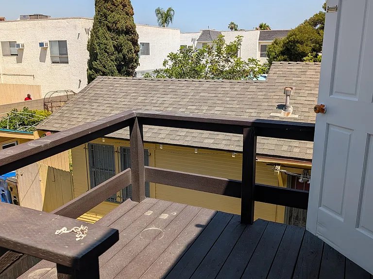 329 Cerritos Ave — Photo 20