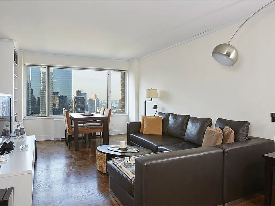 1st image of 20 W 64th St APT 42S
