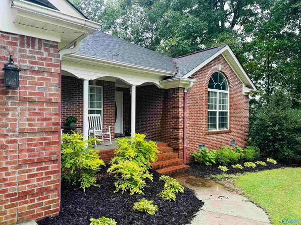 406 Sandstone Dr SE, Arab, AL 35016