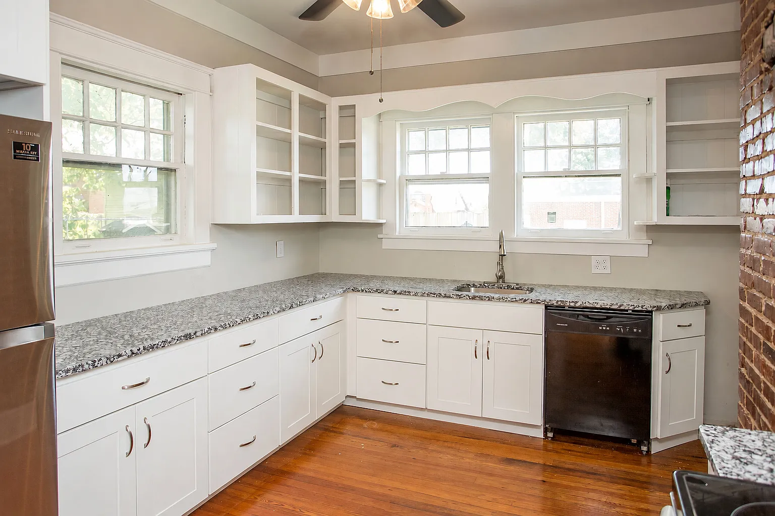 4 bed, 2600 sqft, $2,550 — Photo 4