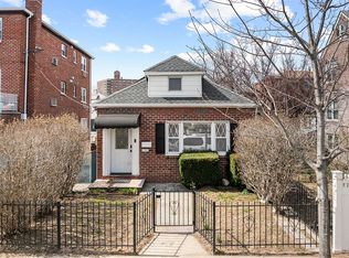 1555 Robertson Pl, Bronx, NY 10465