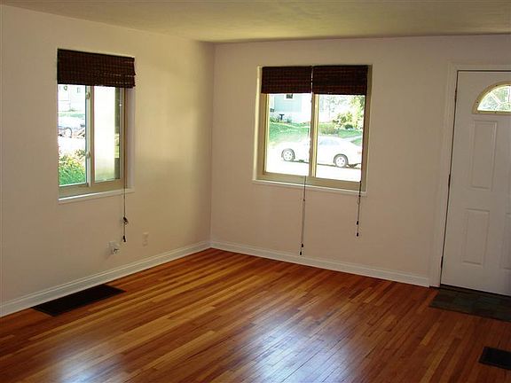 2nd image of 2626 Wayland Ave