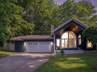 8840 Je Ne Be Dr NE, Rockford, MI 49341
