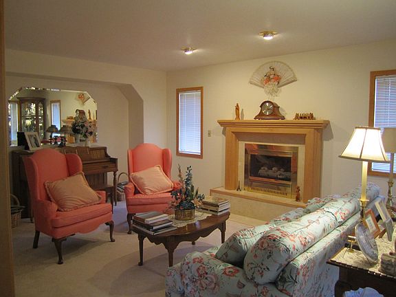 3rd image of 480 Evans Dr