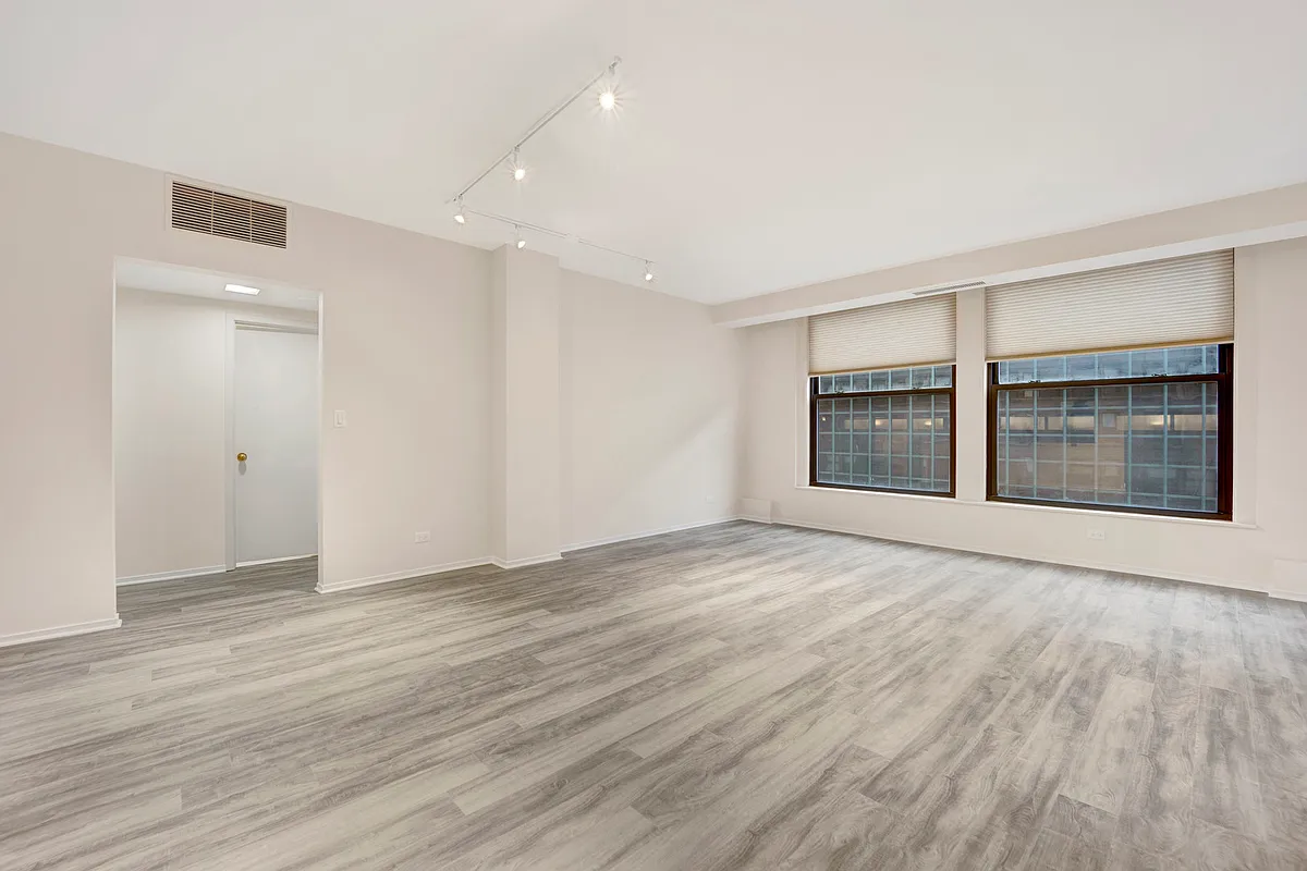 Building Photo - 431 S Dearborn St #801